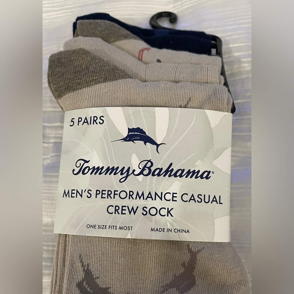 NWT 5 Pair Tommy Bahama Men's
Performance Casual
Crew Socks Cool Max
Very Nice!